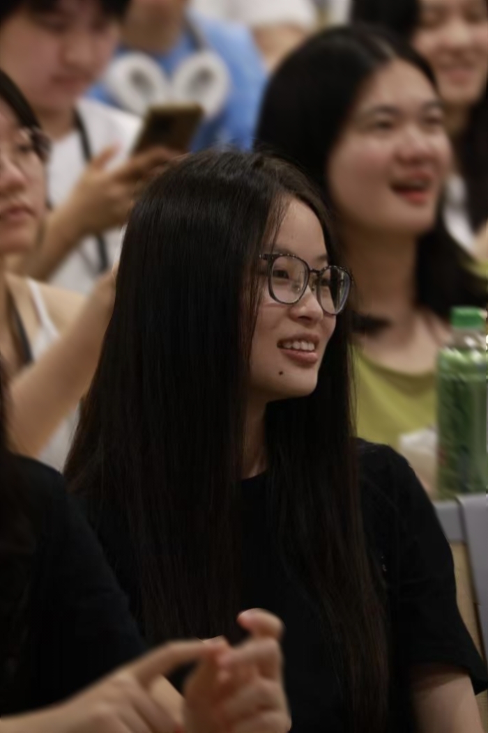 张诗妙